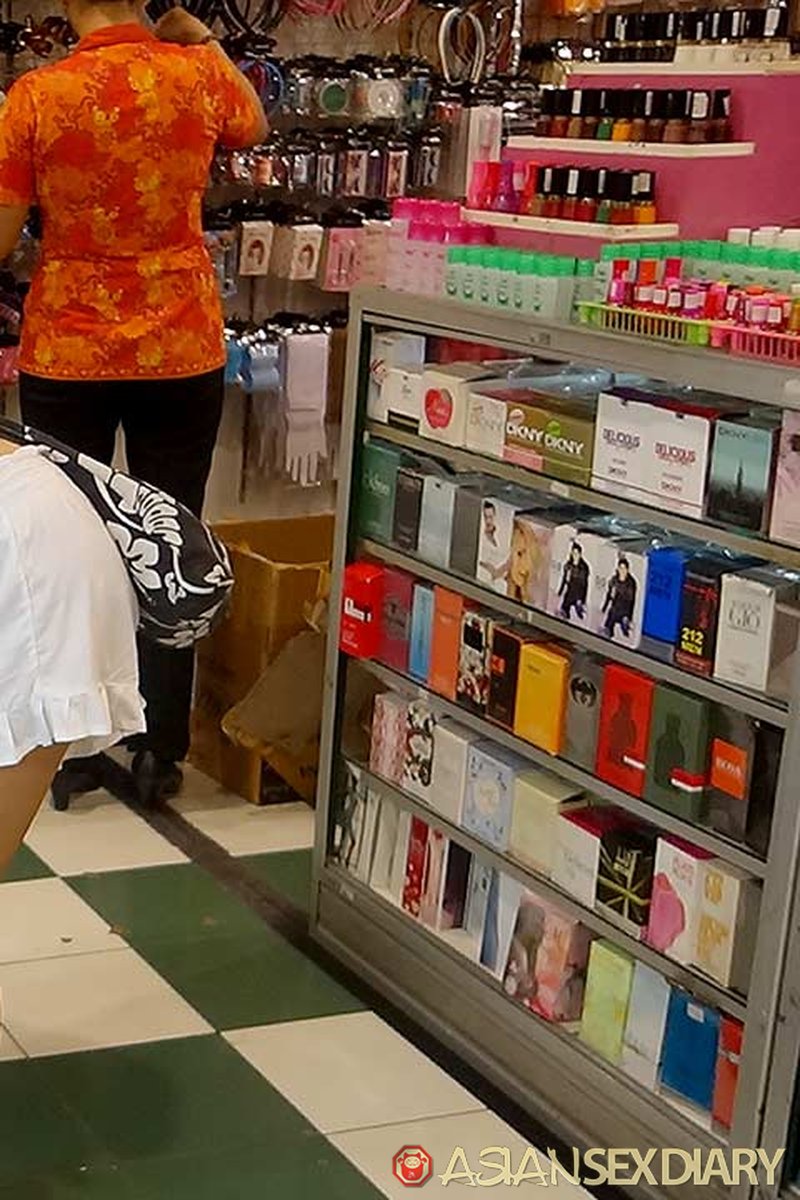 Shopping in Bali, Indonesia thumbnail