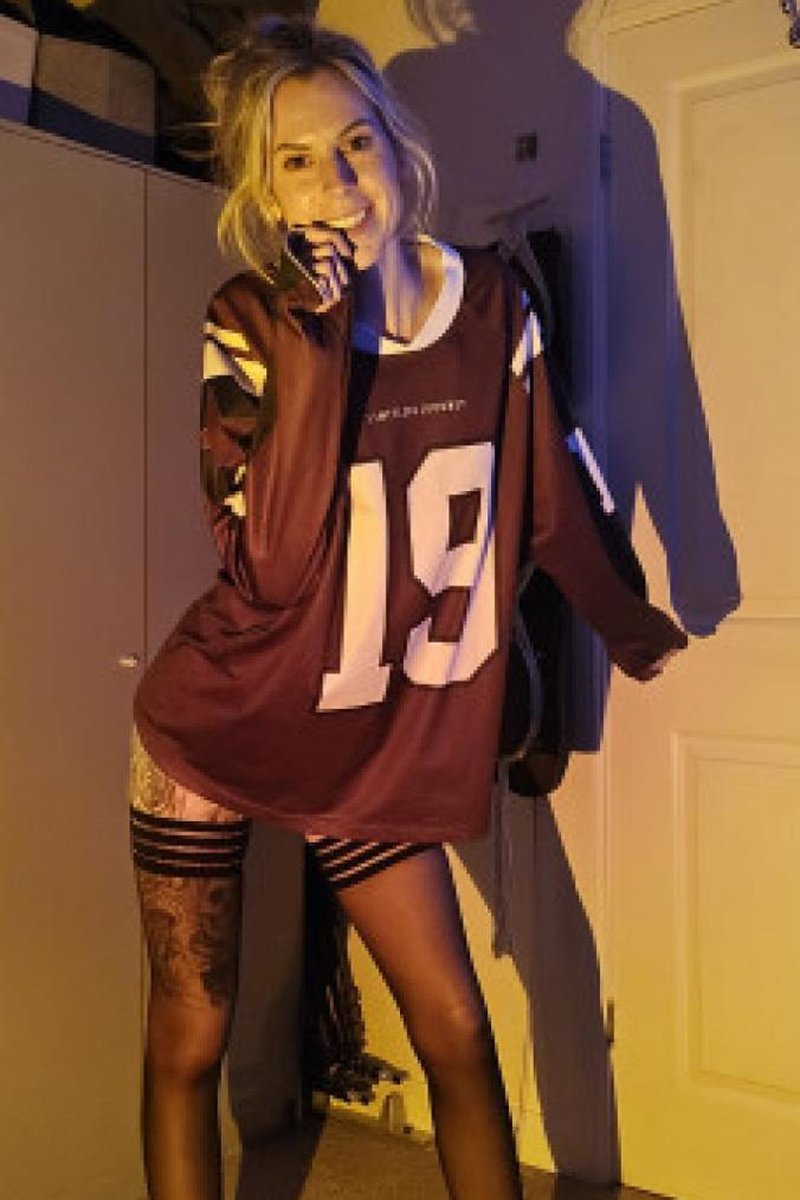 Striptease - Screenshot 1 of 4 - Blonde Hair (Female)