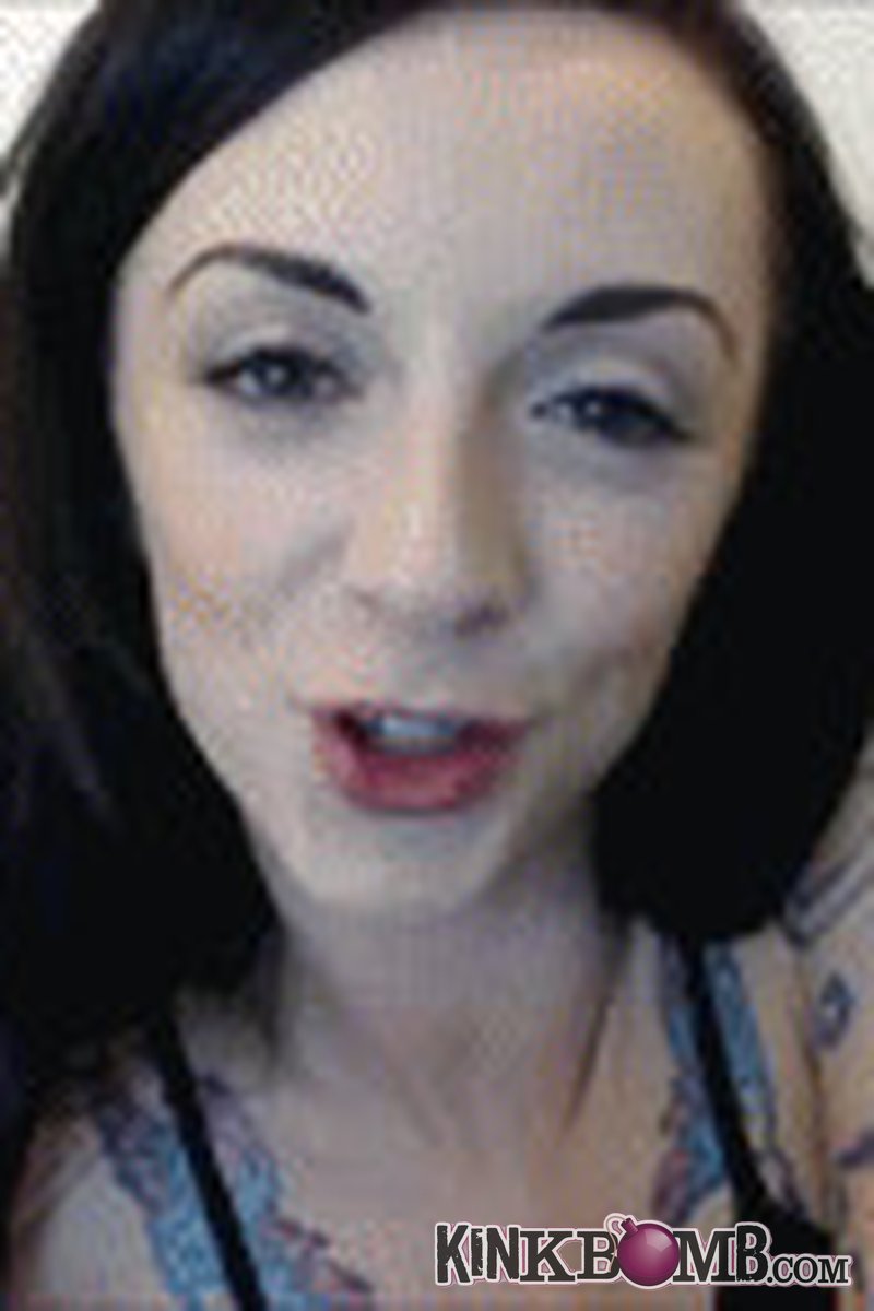 Londonlix: Eye Fucked - Screenshot 1 of 4 - Bitch
