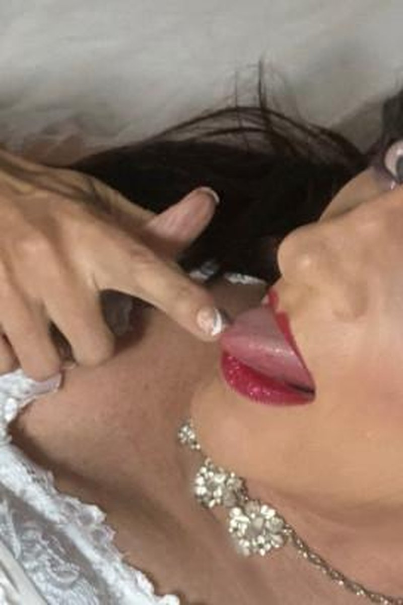 Wedding - Screenshot 1 of 4 - Cum Eating