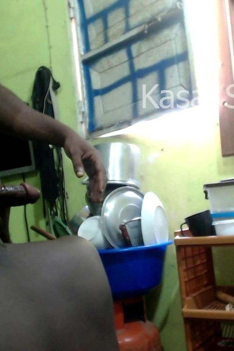 Chupada Na Cozinha De Casa - Screenshot 1 of 4 - Amateur