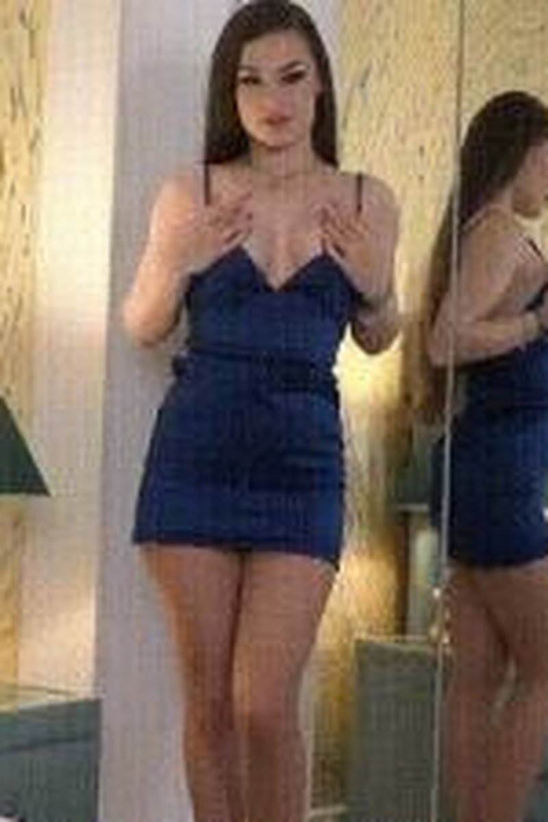 Pleasure In Nylons - Screenshot 1 of 4 - Masturbation