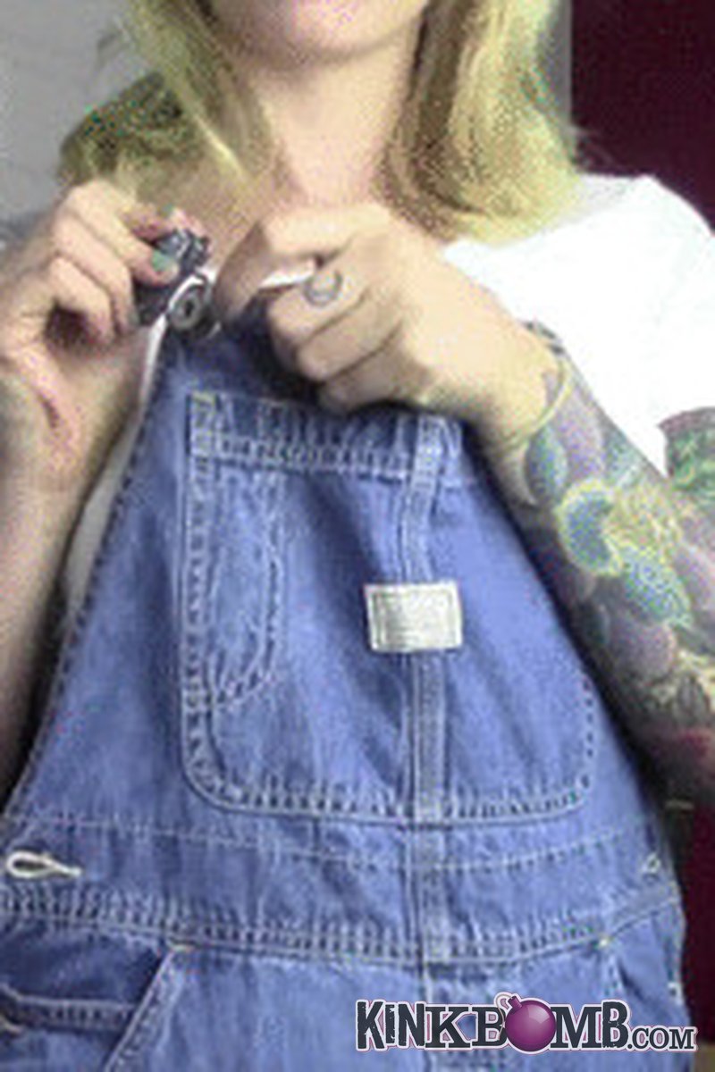 Miss Nicci: Overall Showoff - Screenshot 1 of 4 - Jeans