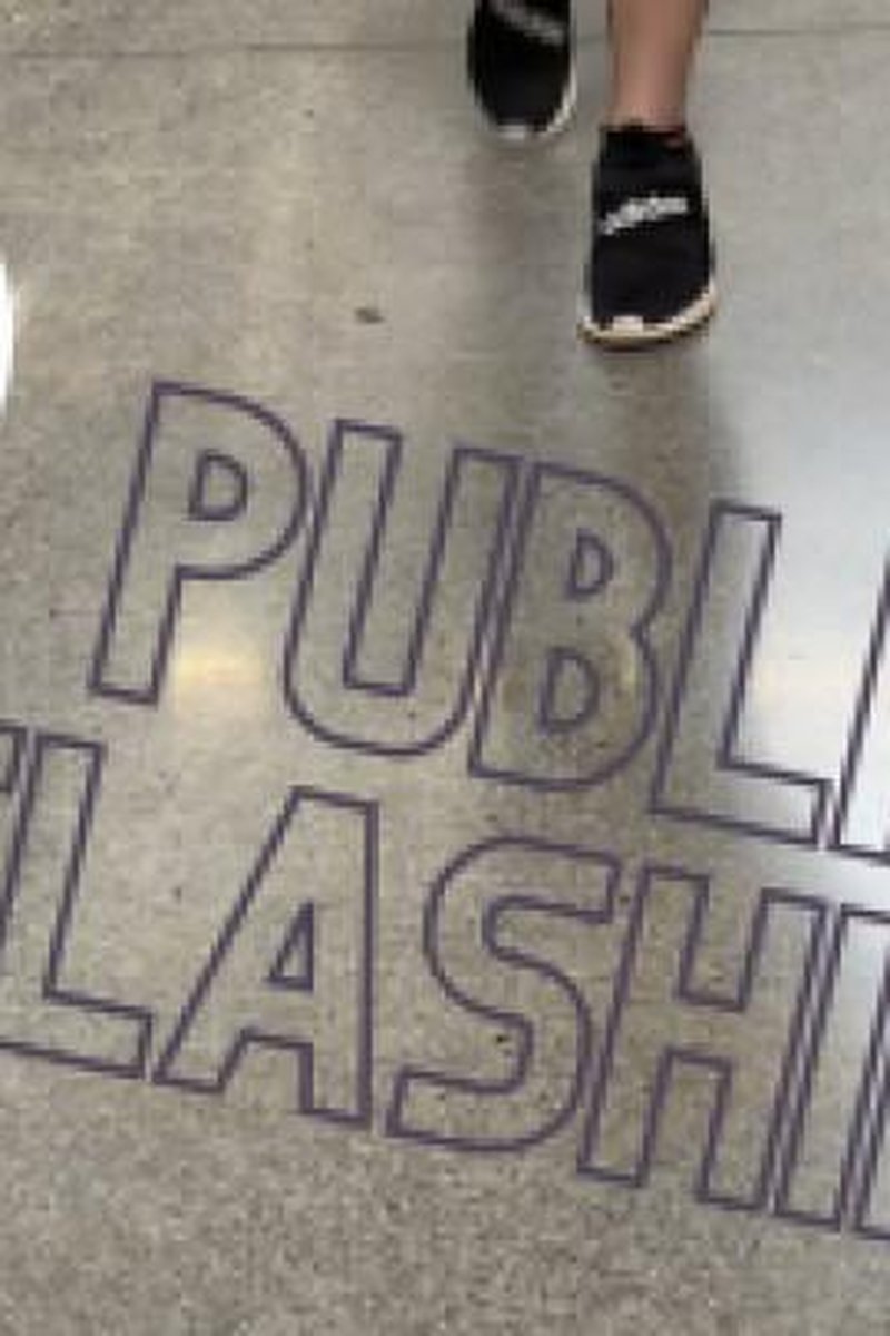 Public Flashing - Screenshot 1 of 4 - Close Up