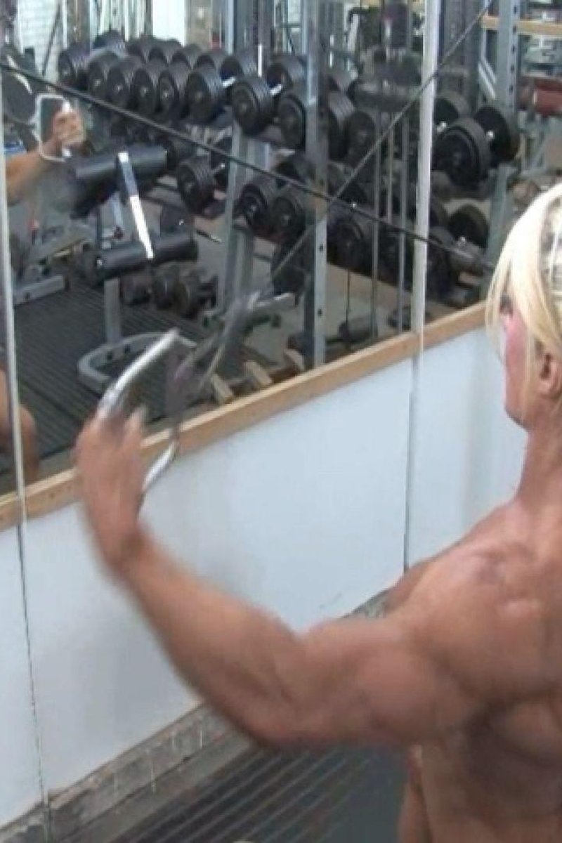 Topless Training - Screenshot 1 of 4 - Bodybuilding Fetish