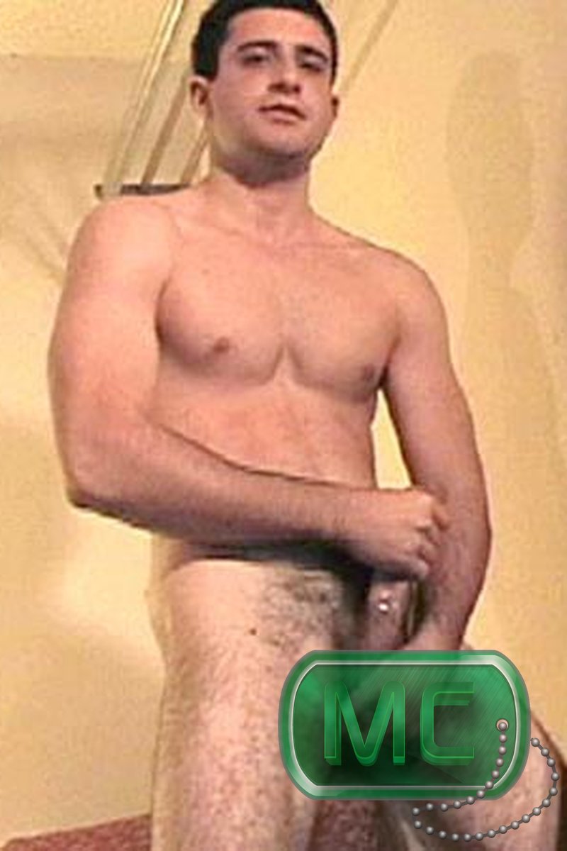 Brad / Solo - Screenshot 1 of 4 - Gay