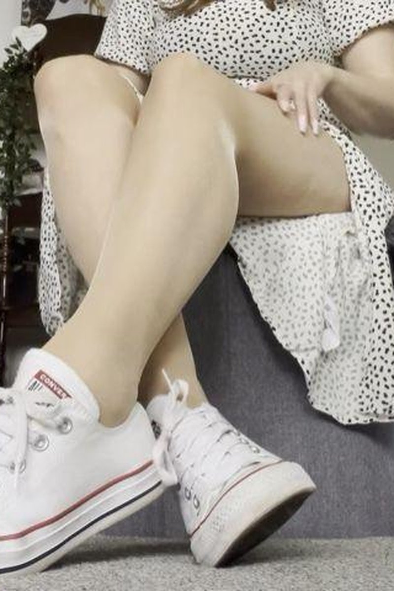 Foot Sluts - Screenshot 1 of 4 - Body Worship