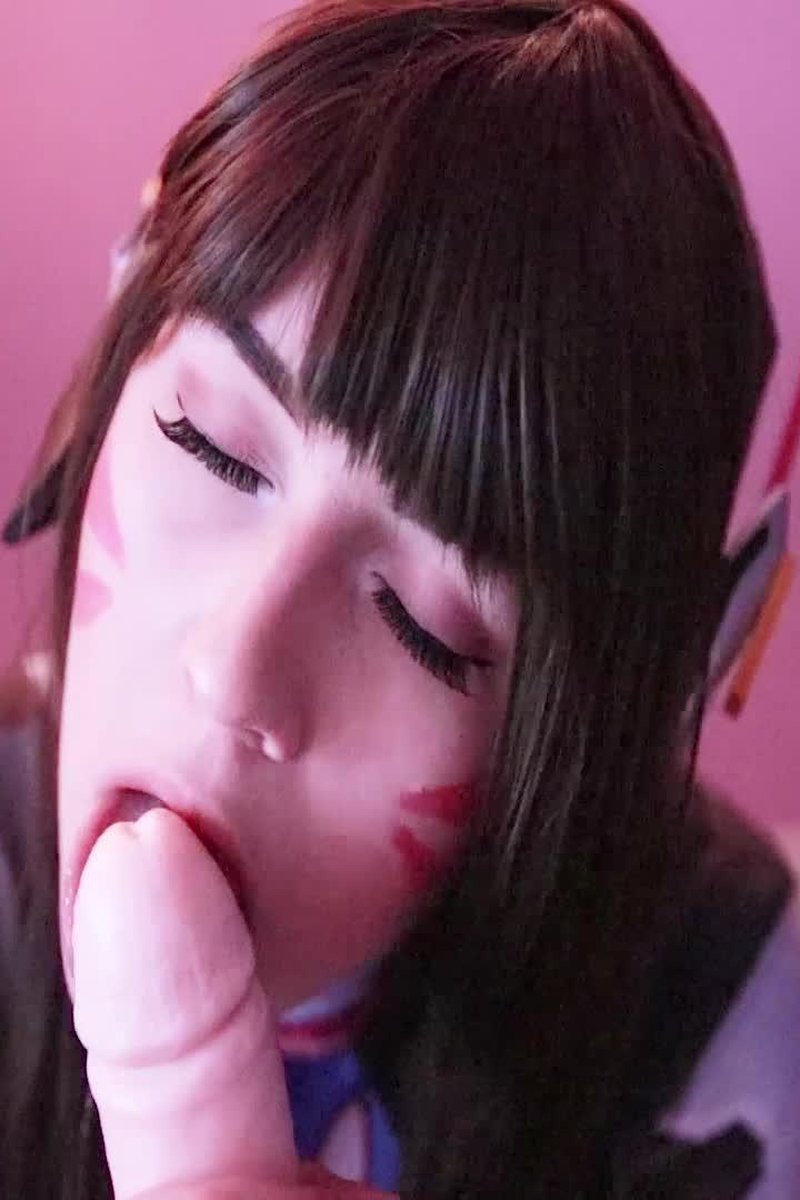 Dva Defeated - Screenshot 1 of 4 - Blowjob