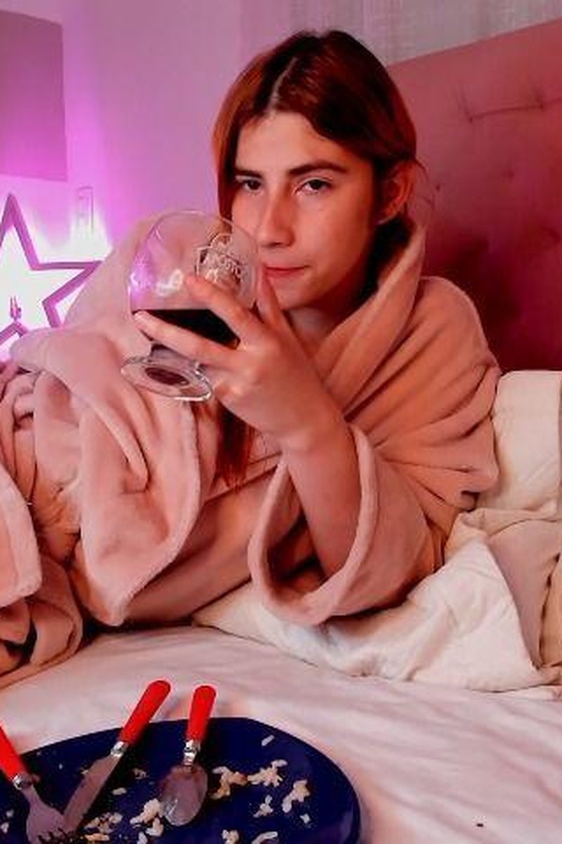 Eating - Screenshot 1 of 4 - Fetish