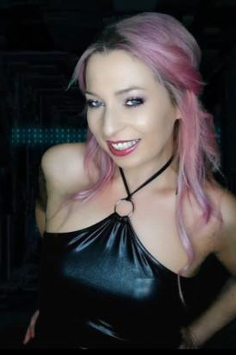 Technosexual - Screenshot 1 of 4 - Bitch