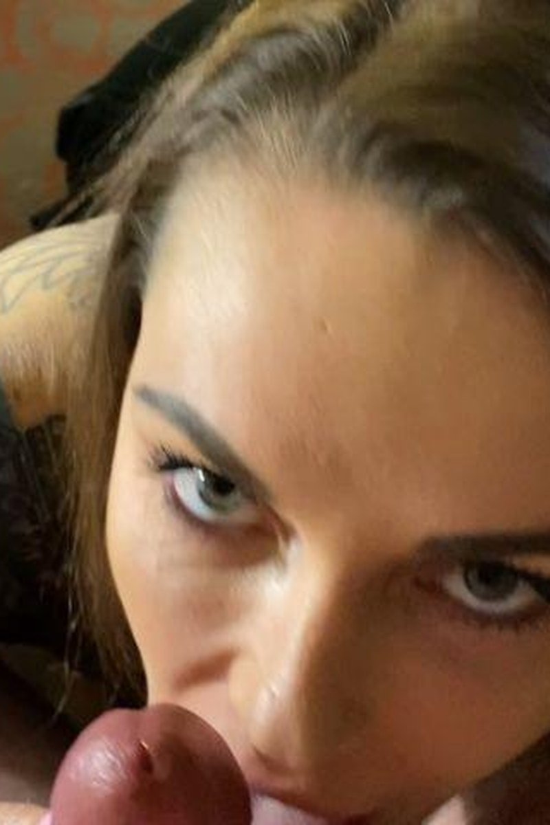 Blew My Co Worker - Screenshot 1 of 4 - Big Tits