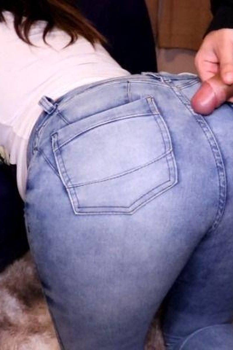 Cumshot On Big Ass In Jeans - Screenshot 1 of 4 - Ass Grinding