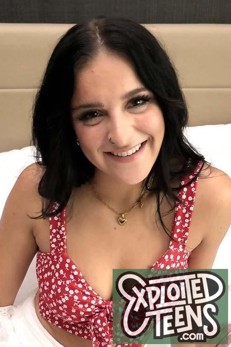 Serena - Screenshot 1 of 4 - Facial