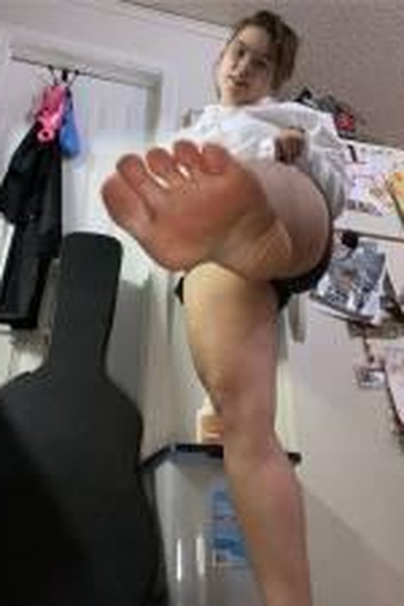 Filthy Sole Royalty - Screenshot 1 of 4 - Asian