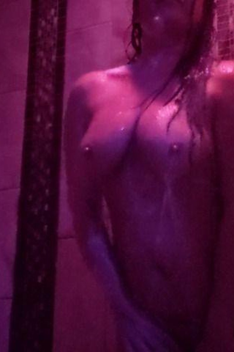 Quick Shower - Screenshot 1 of 4 - Big Tits