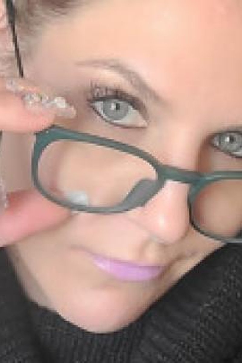 Nylon Assistant Needed - Screenshot 1 of 4 - Foot Fetish