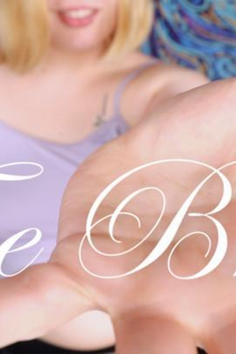 The Bribe - HD - Screenshot 1 of 4 - Belly Fetish