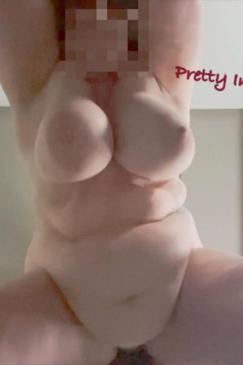 From Under View - Screenshot 1 of 4 - Belly Fetish