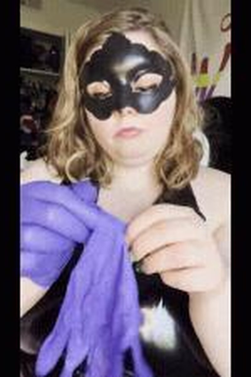 Breaking Gloves - Screenshot 1 of 4 - ASMR