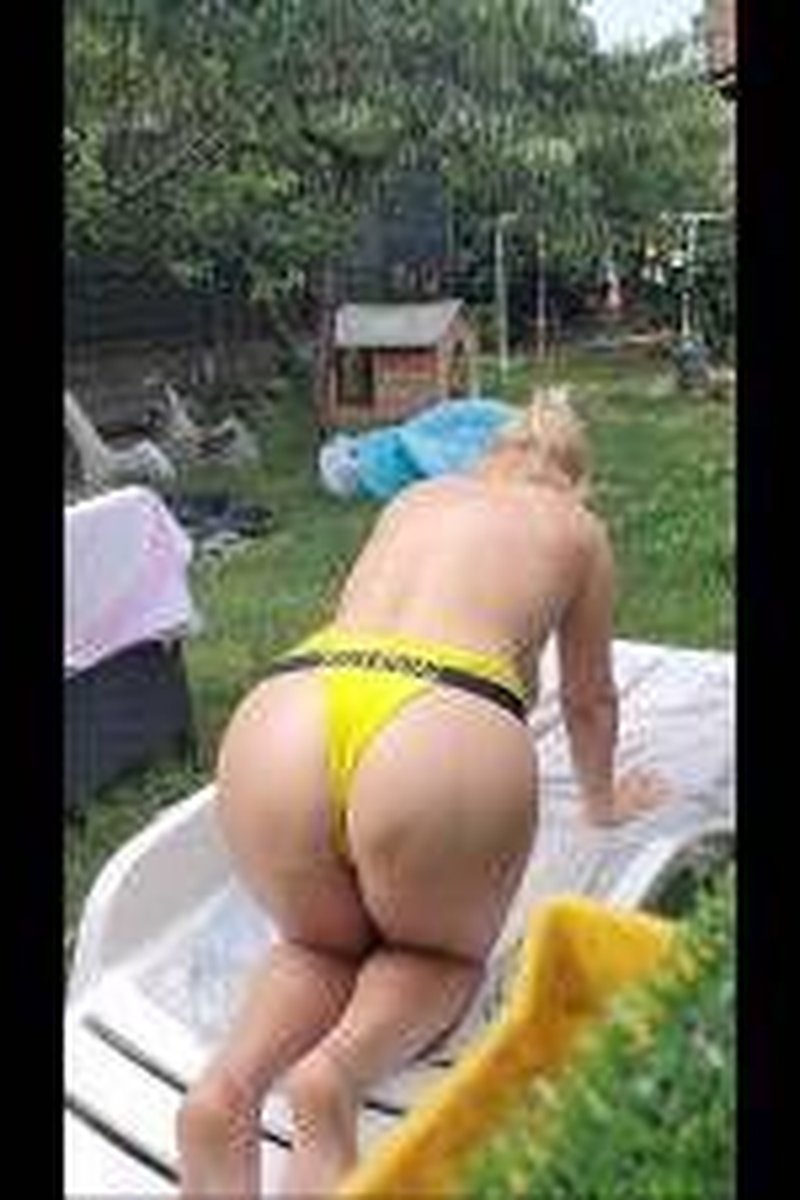 Sunbathing!Topless! - Screenshot 1 of 4 - Ass Worship