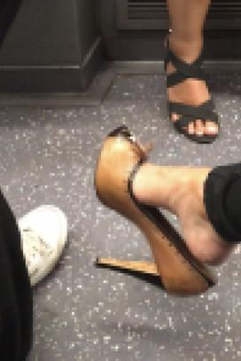 Public Dangling - Screenshot 1 of 4 - Foot Fetish