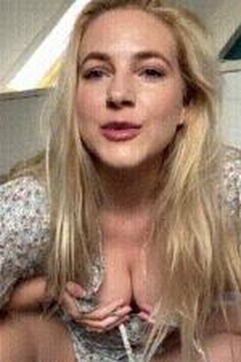 Topless Tease - Screenshot 1 of 4 - Bitch