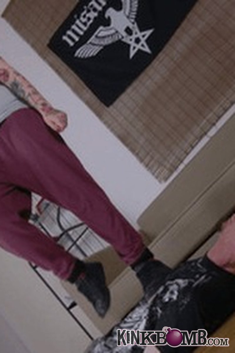 Feetextreme: Trample Workout - Screenshot 1 of 4 - Femdom
