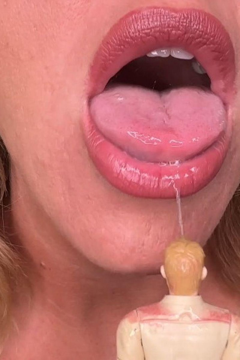 5 Inch Man Vore - Screenshot 1 of 4 - Fetish