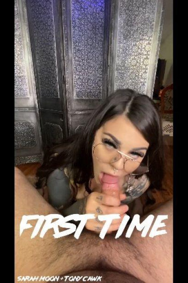 First Time - Screenshot 1 of 4 - Blowjob