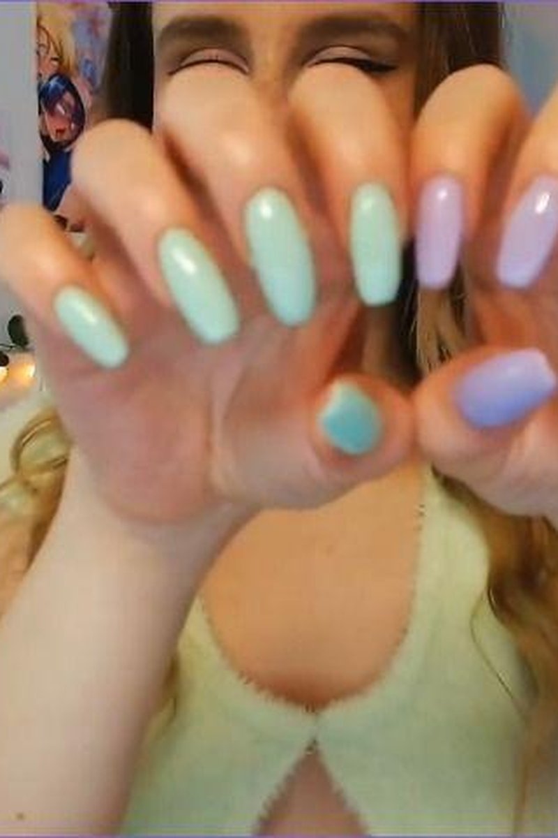 Nails Fetish - Screenshot 1 of 4 - Fake Nails