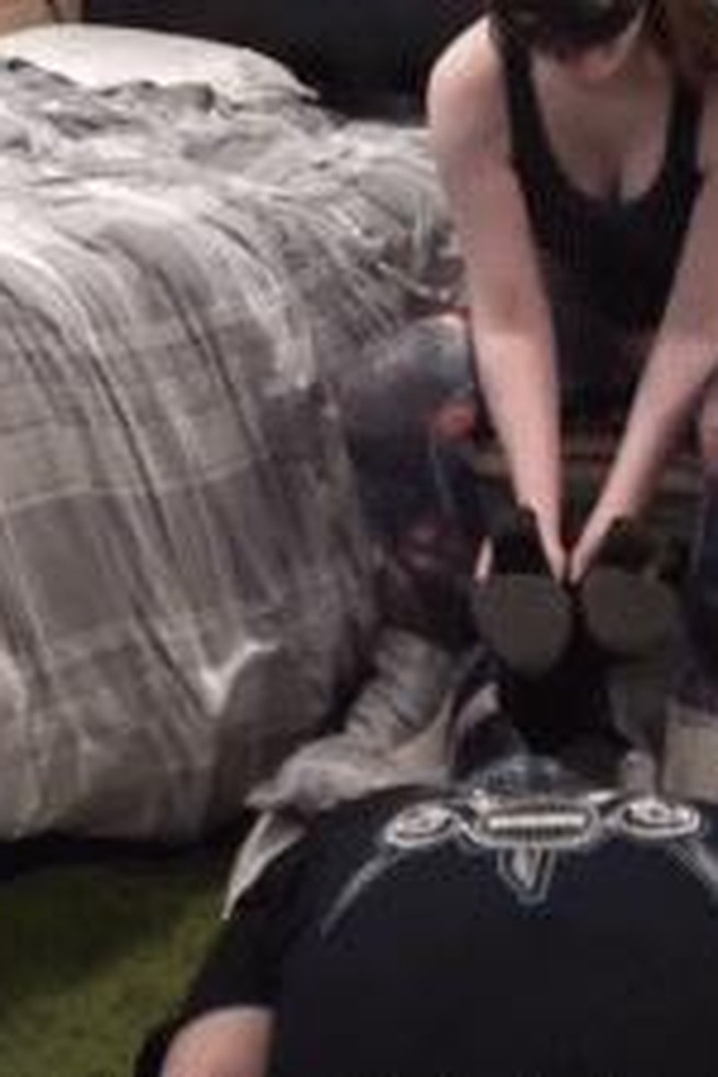 Boot & Shoe Sniffing - Screenshot 1 of 4 - Boots