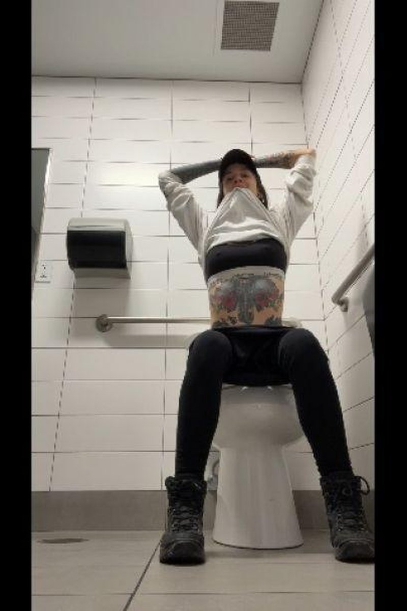Coffee Piss - Screenshot 1 of 4 - Fetish