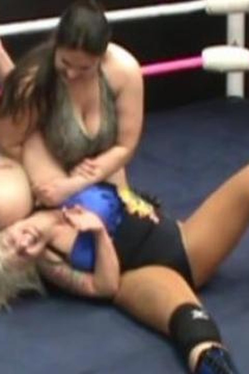 Beat Up - Heather Owens vs Miss Rachael - Screenshot 1 of 4 - BBW