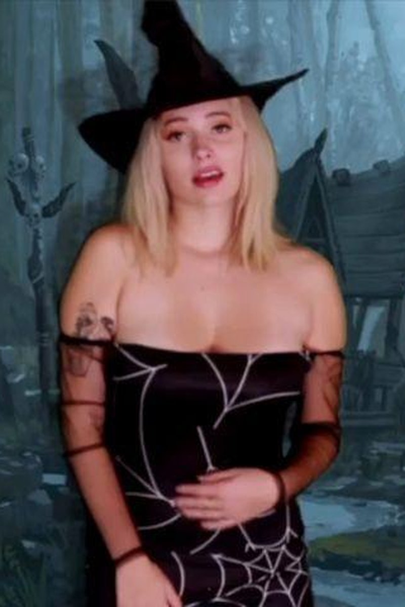 Under My Spell - Screenshot 1 of 4 - Addiction Fetish