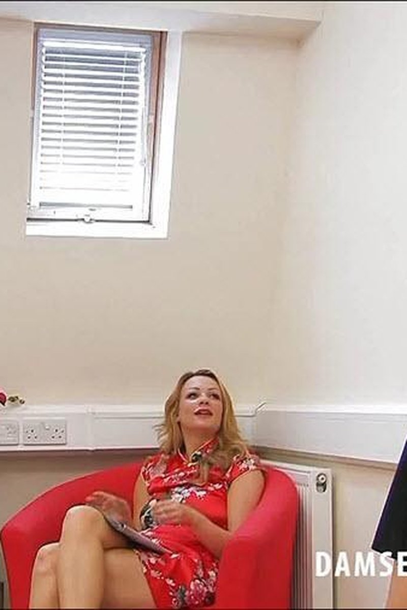 Penny Lee - Screenshot 1 of 4 - Dolly
