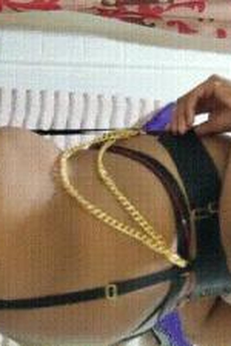 Chains - Screenshot 1 of 4 - Ass Fetish