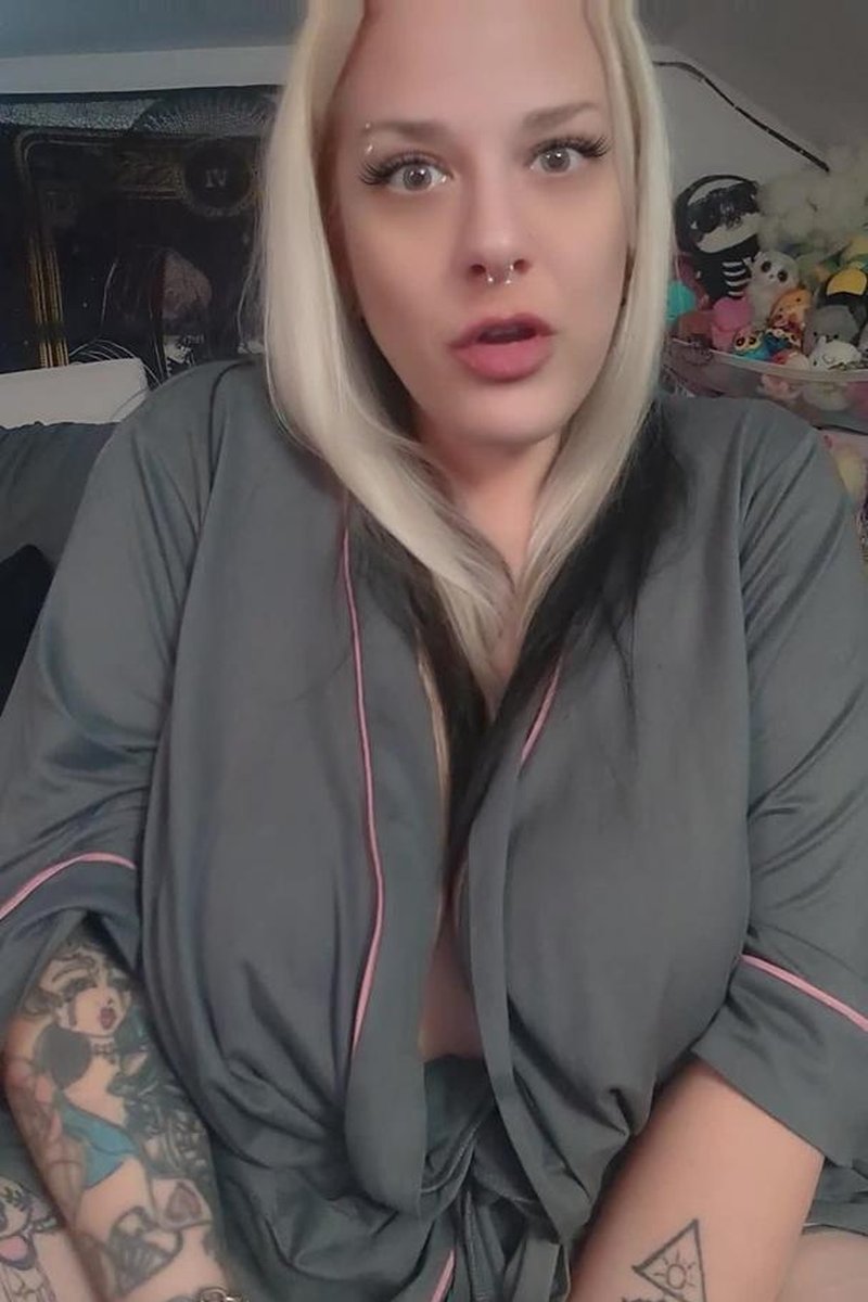 Naughty Boy - Screenshot 1 of 4 - Blonde Hair (Female)