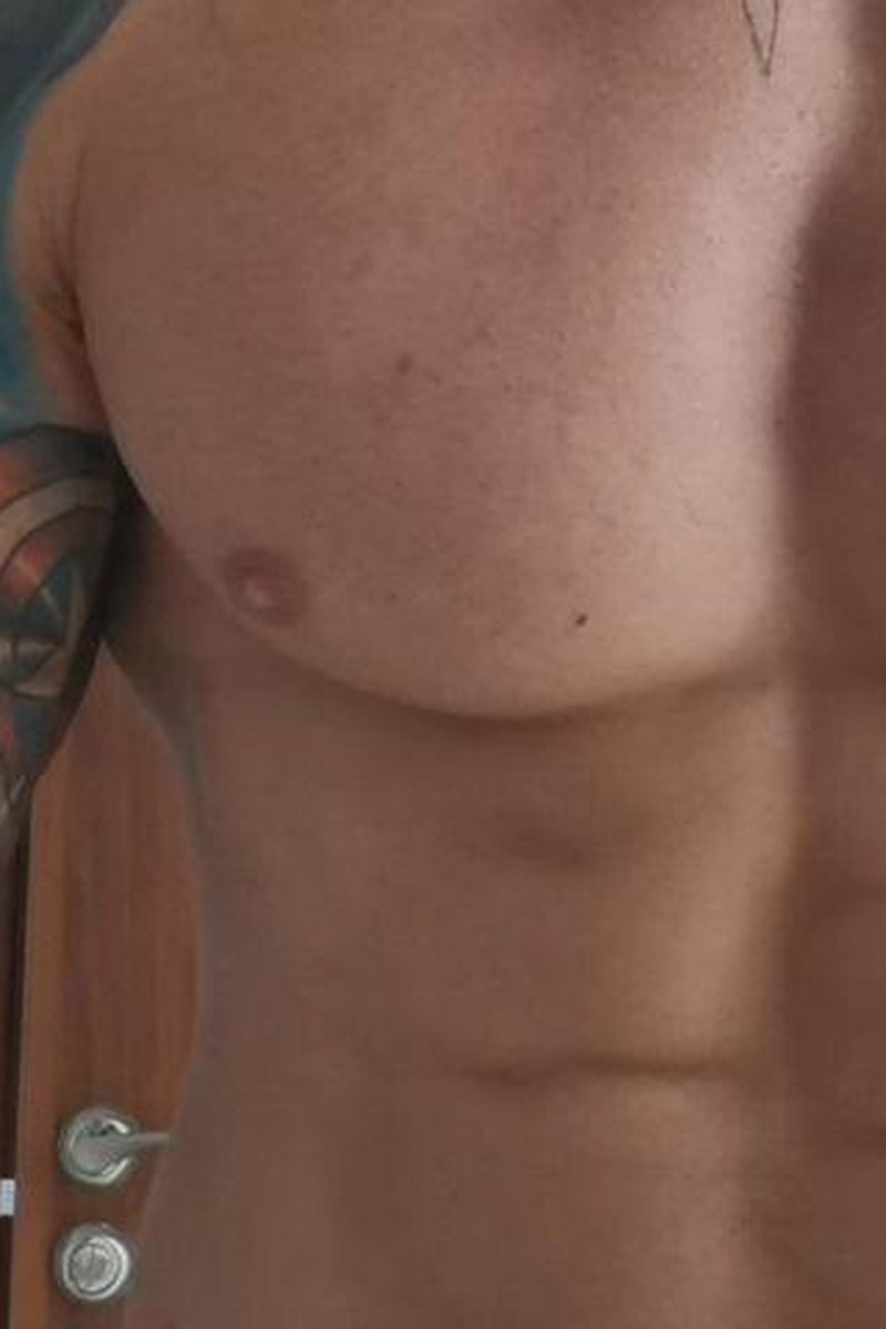 Johnny Flexing - Screenshot 1 of 4 - Cumshot