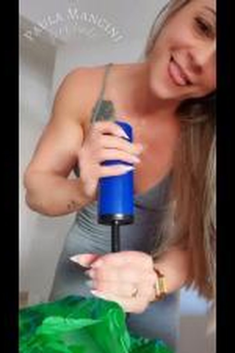 Exploding Inflatables: Scissoring - Screenshot 1 of 4 - Blonde Hair (Female)