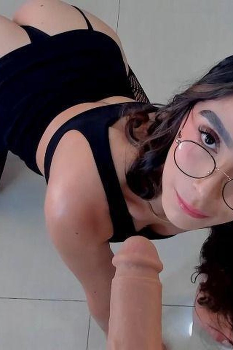 Custom:Step-Mom Helps You - Screenshot 1 of 4 - Big Ass