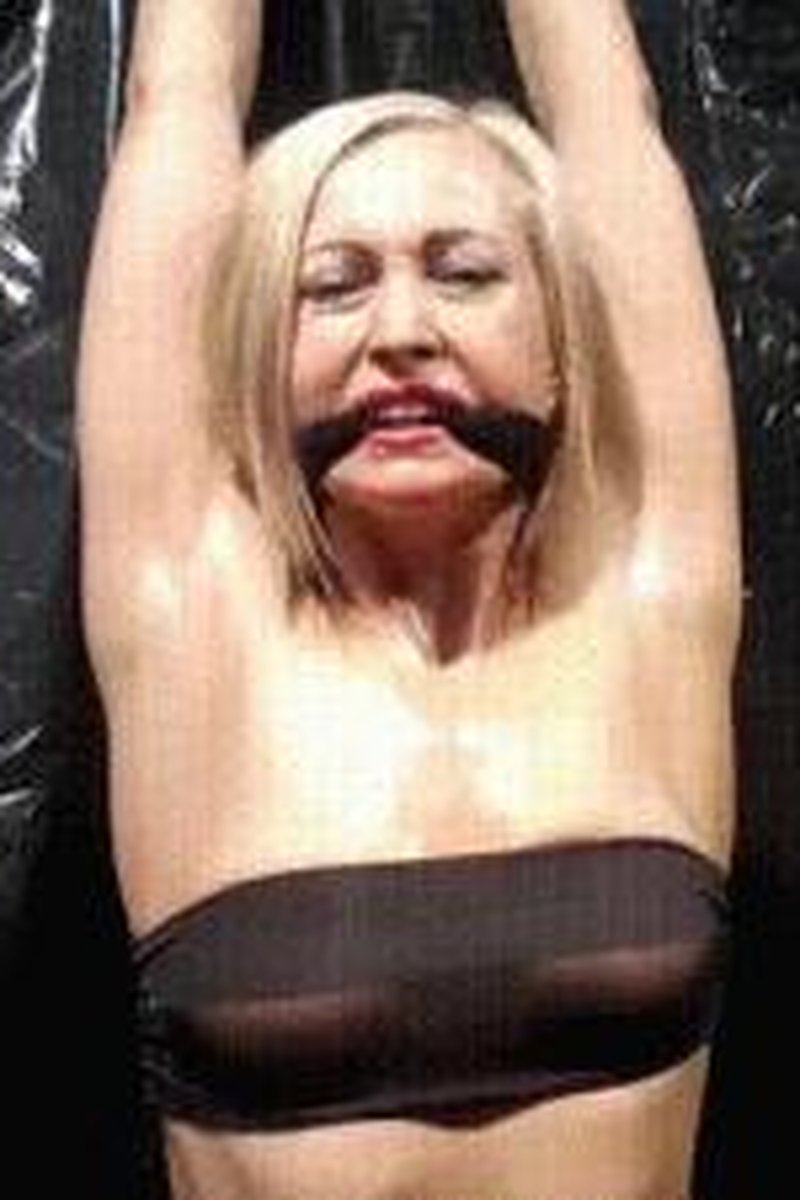 Stretching Basement - Screenshot 1 of 4 - Armpit Fetish