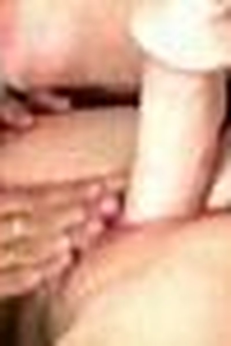 Huge Dildo Fuck 1 - Screenshot 1 of 4 - Rough
