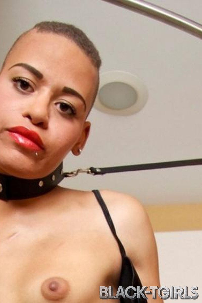 Slave Amber - Screenshot 1 of 4 - Body - Slim