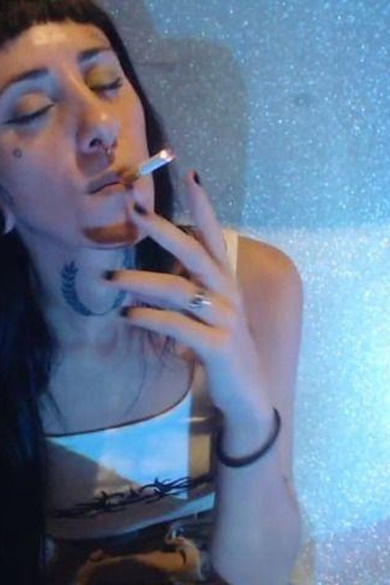 Humiliation Date - Screenshot 1 of 4 - Farting