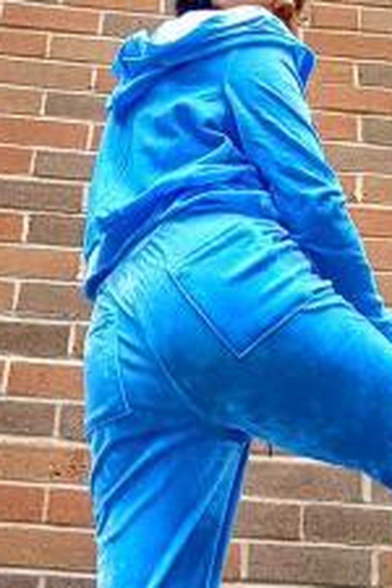 Velour Tracksuit! Volume 1 - Screenshot 1 of 4 - Ass Fetish