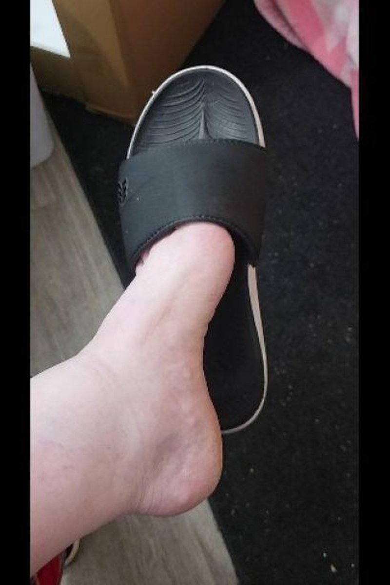 Sandal Dangle - Screenshot 1 of 4 - BBW