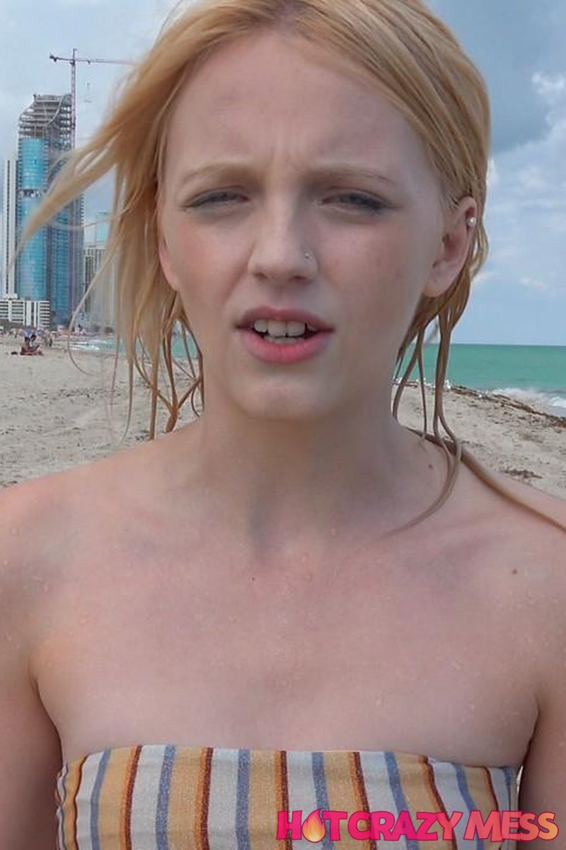 Beach Pickup - S3:E4 - Screenshot 1 of 4 - Big Dick