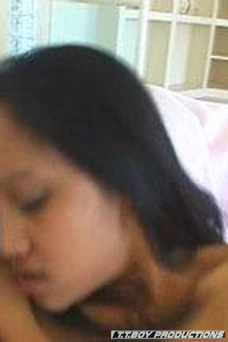 Asian Street Hookers 28 - Scene 4 - Screenshot 1 of 4