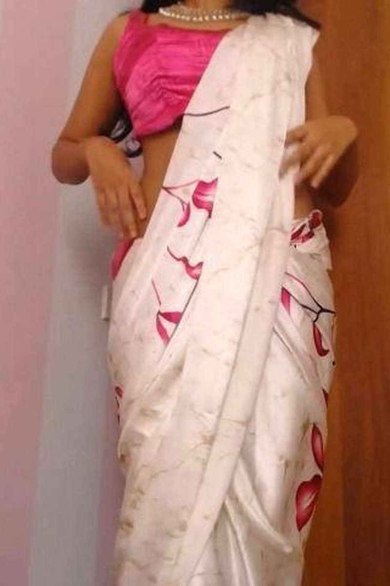 TP-manyvidsindiansneha-indian-saree-and-strip-20-min-play
