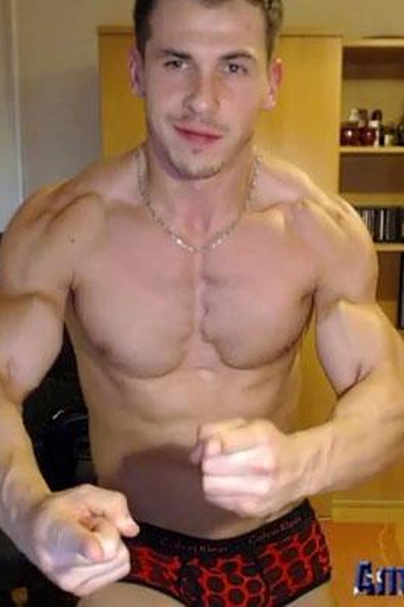 Halloween Flex - Screenshot 1 of 4 - Muscular
